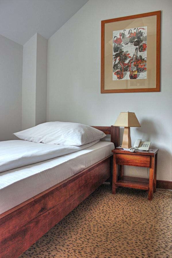 Hotel Olecki Oswiecim Bagian luar foto