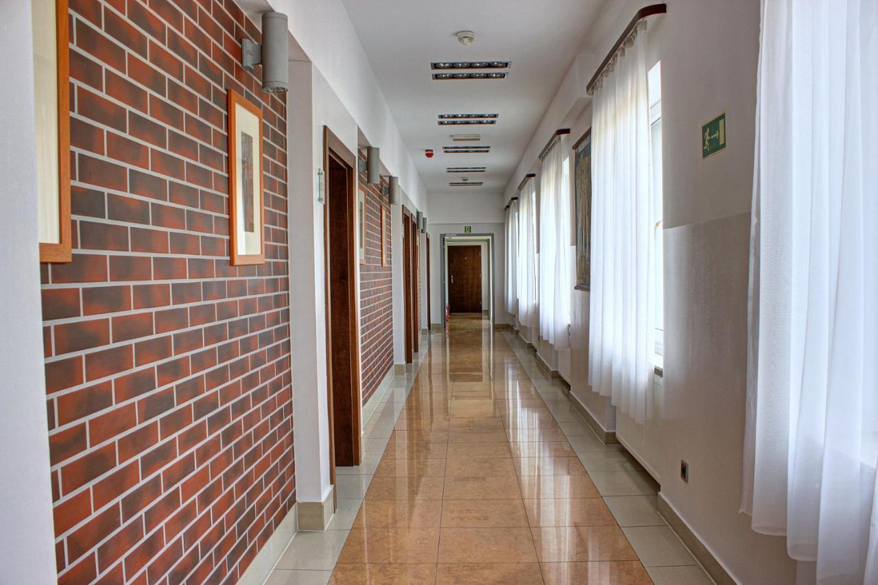 Hotel Olecki Oswiecim Bagian luar foto