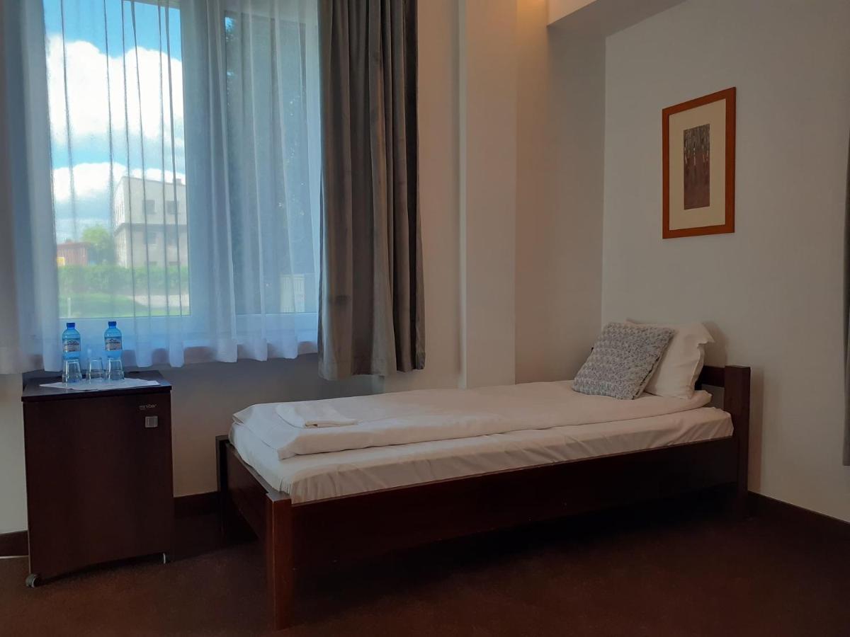 Hotel Olecki Oswiecim Bagian luar foto