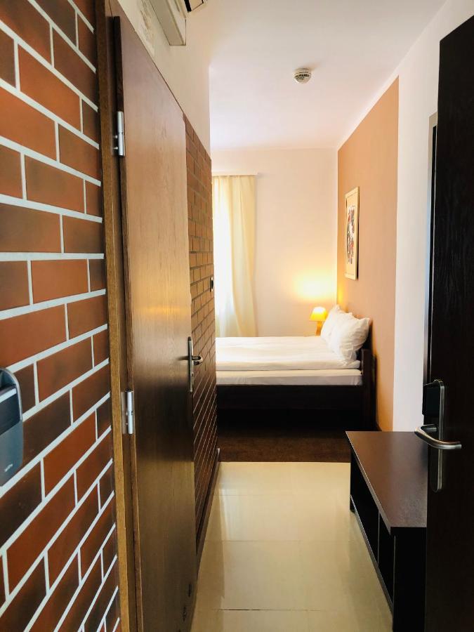 Hotel Olecki Oswiecim Bagian luar foto
