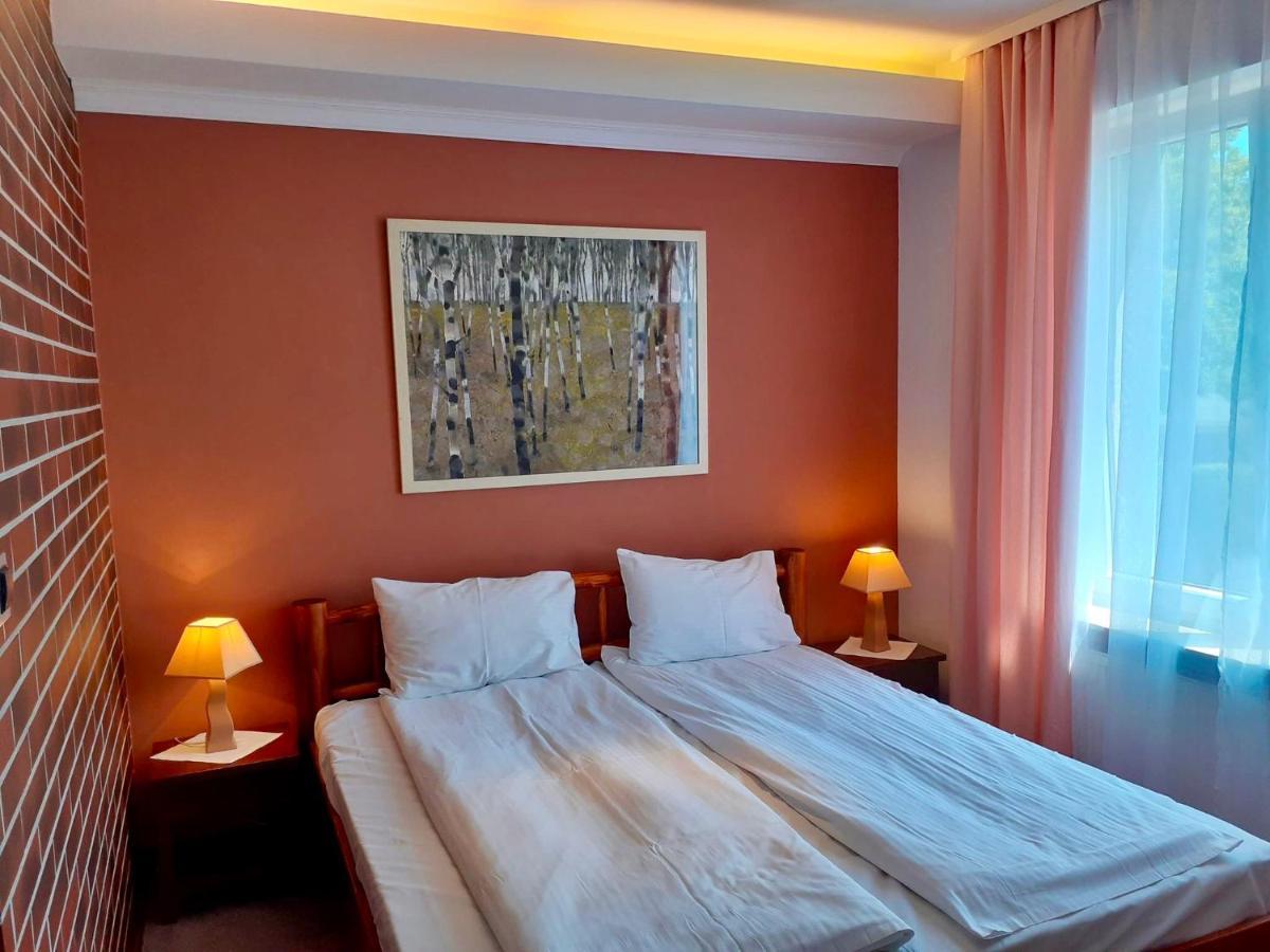Hotel Olecki Oswiecim Bagian luar foto